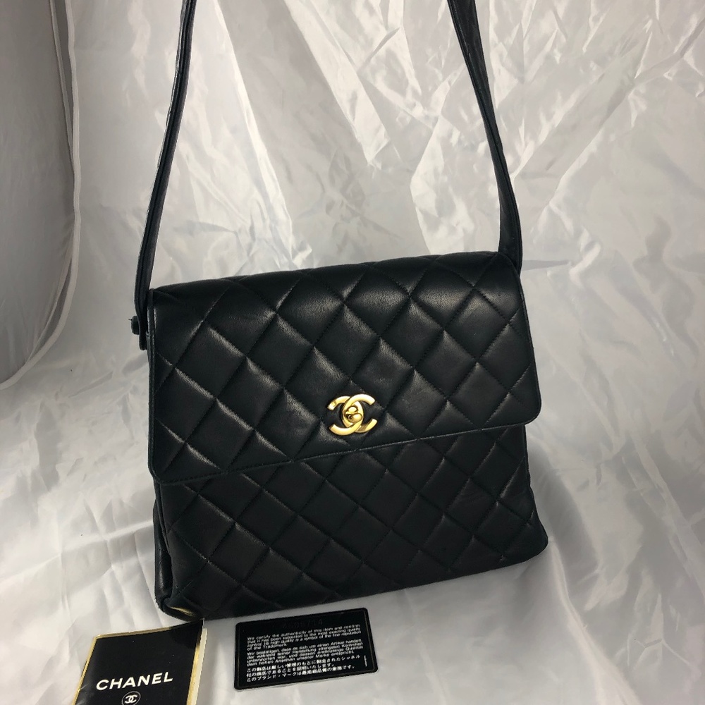 CHANEL VINTAGE MATELASSE LAMBSKIN SHOULDER BAG